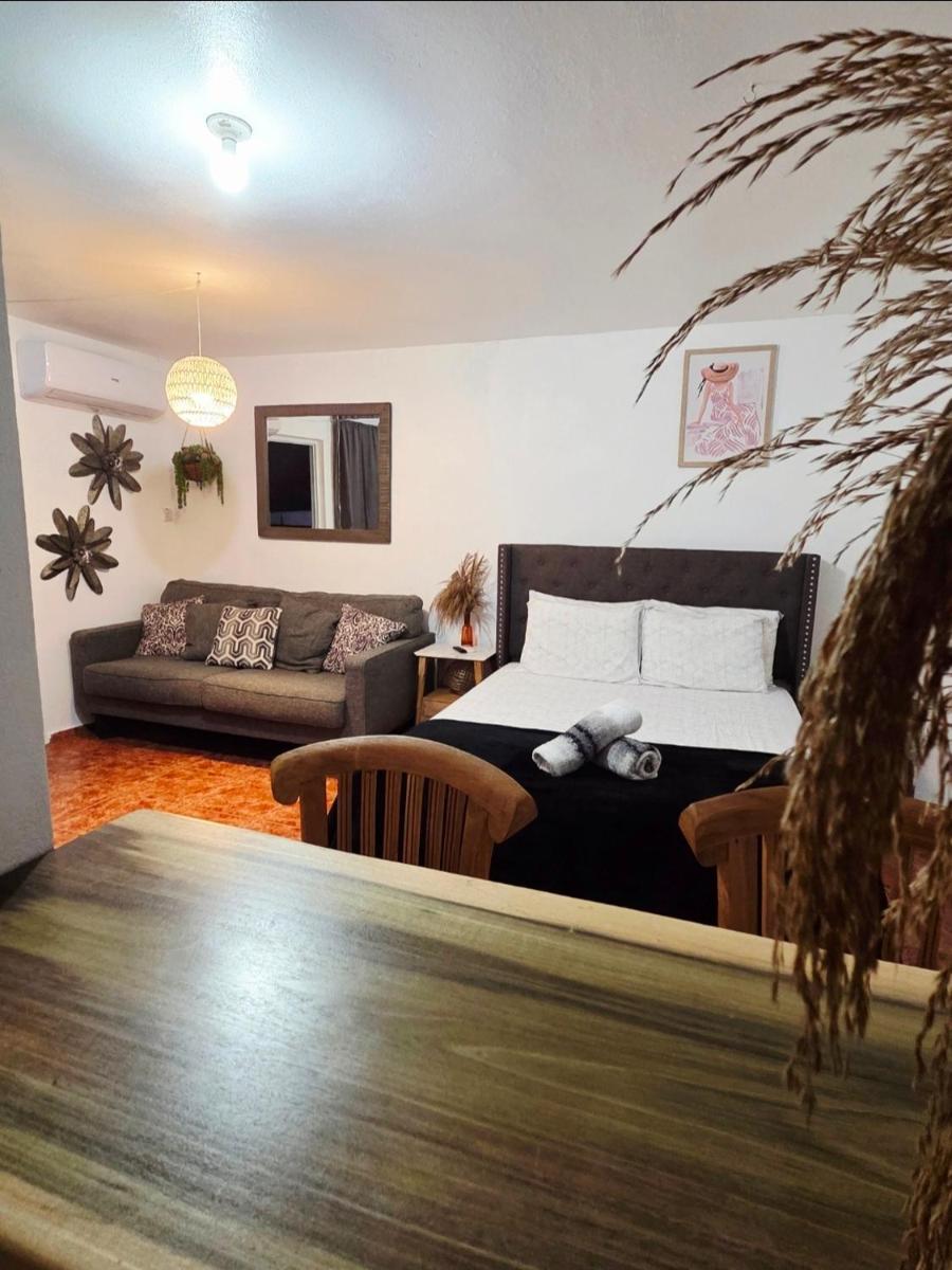 Private room with parking and bathroom - Housity