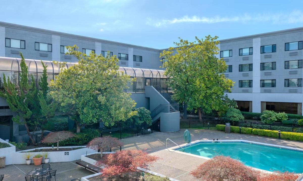 Hilton Garden Inn Clackamas Portland - Housity