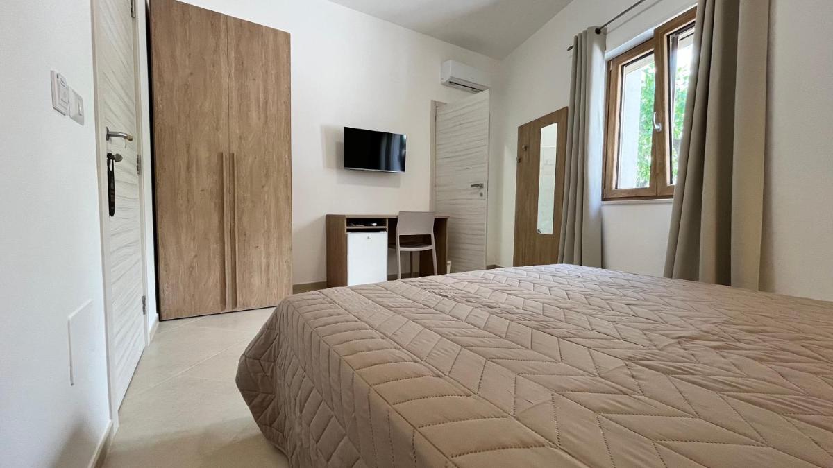 Montegrappa Garden B&b - Housity