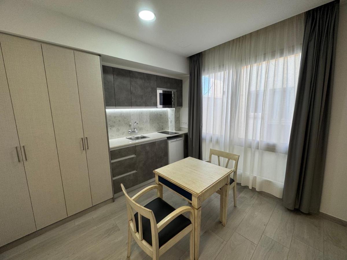 Apartamentos Colón Playa - Housity