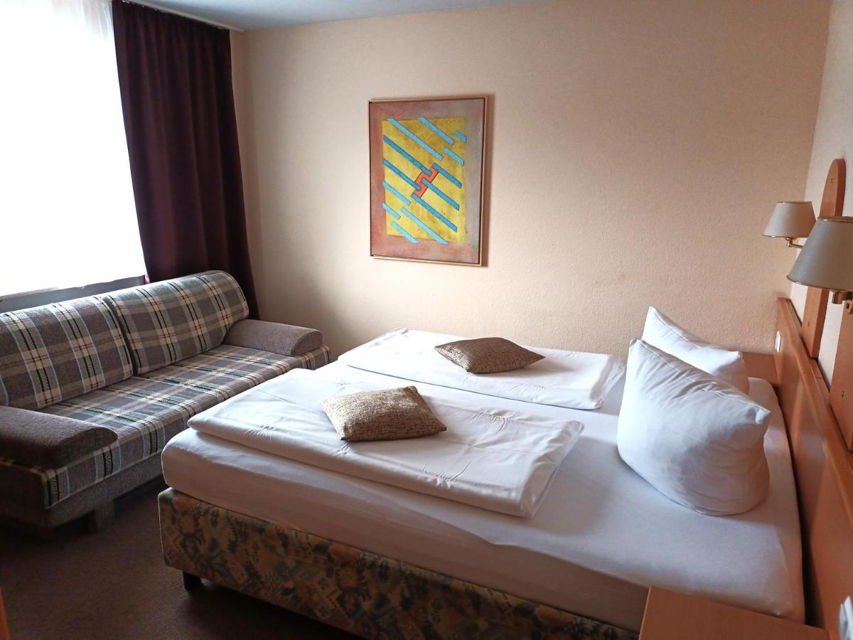 Hotel Zum Prinzen Sinsheim - Housity