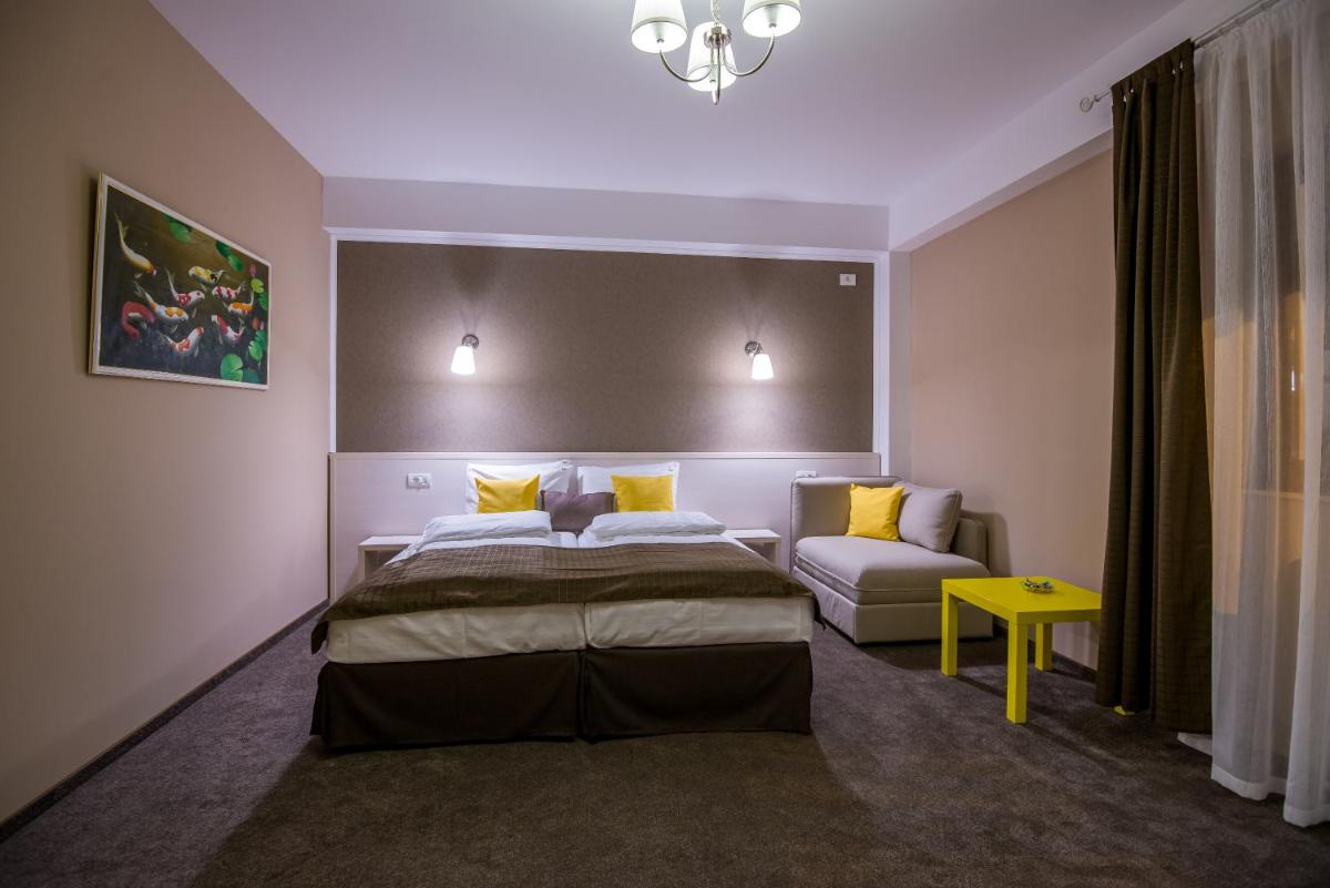 French Boutique - Housity