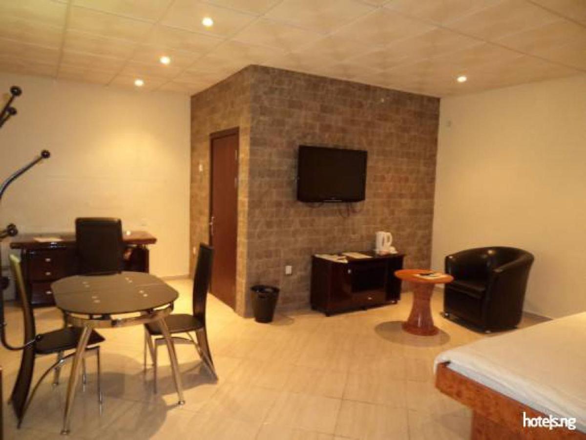 Sunview Hotel - akure - Housity