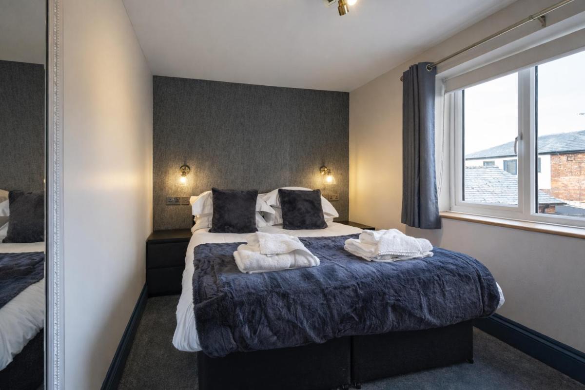 Le Mini Metro Balcony Apartment by i-Stay Whitby - Housity