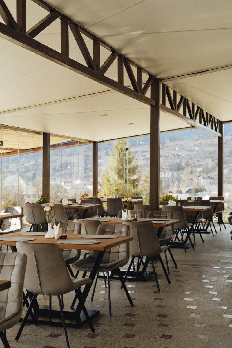 Hotel Complex Dvir Kniazhoiy Korony - Hizvo