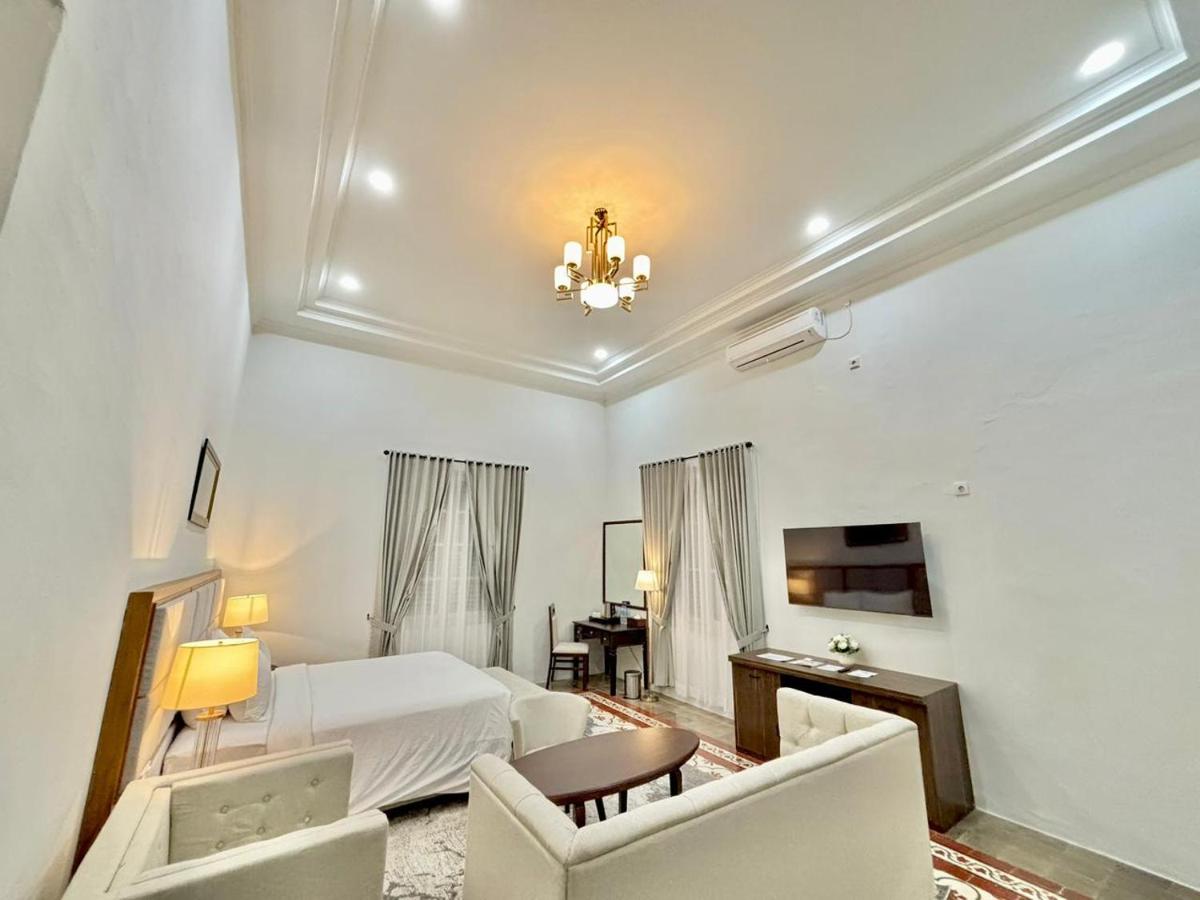 KHAS Ombilin Hotel - Housity