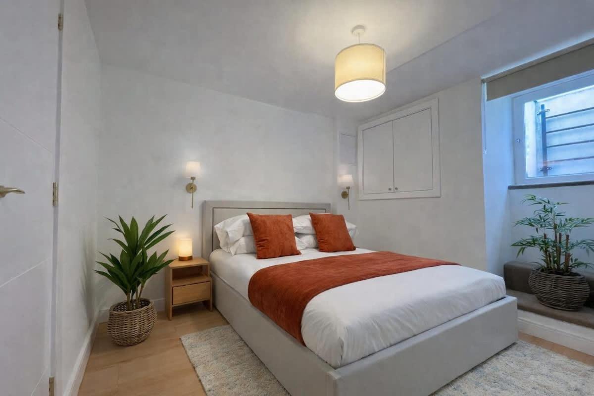 Canterbury Stay Modern Duplex 2 min to Station - Housity
