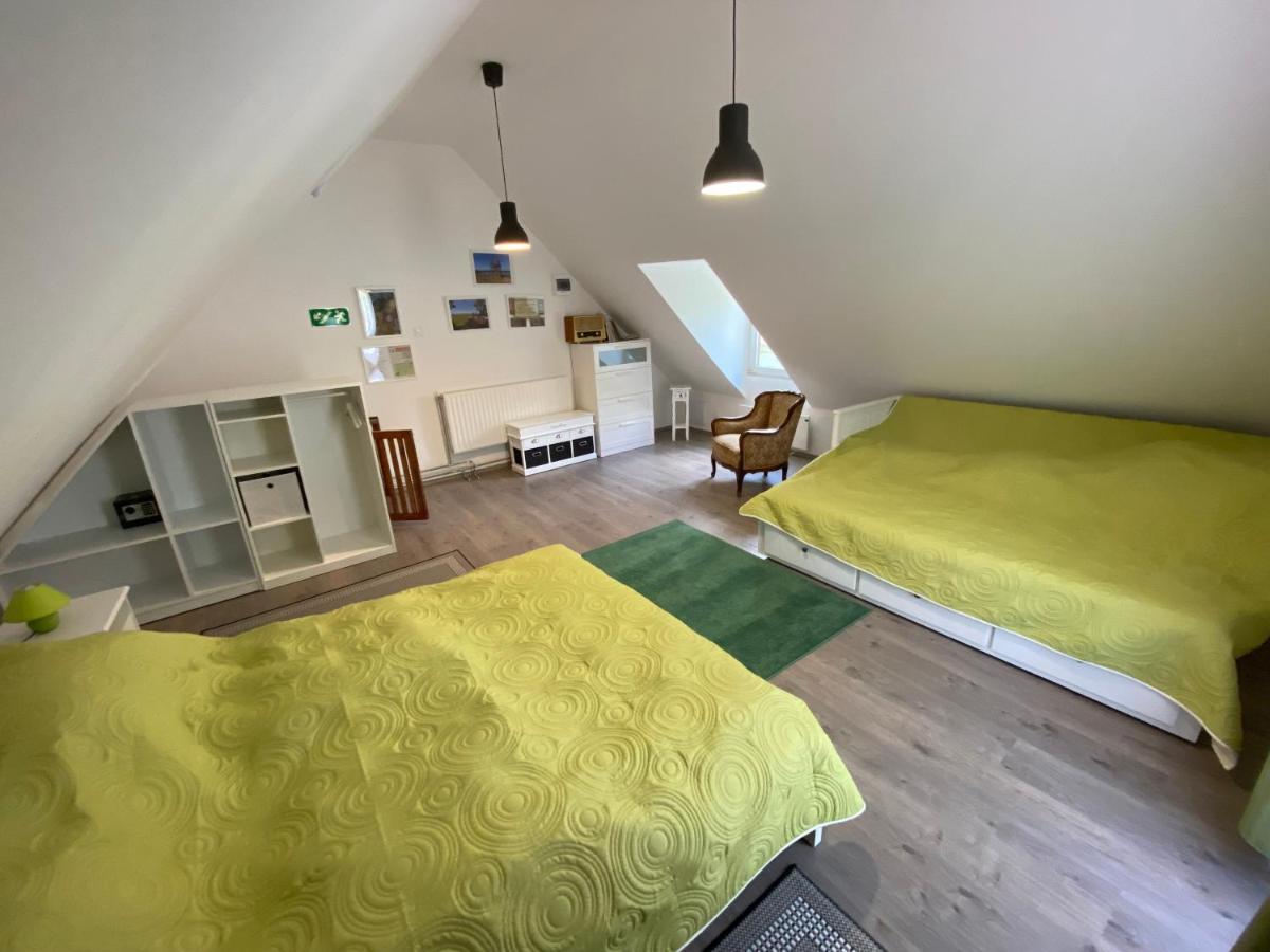 HUTA-TÚRA 42 Vendégház - Housity