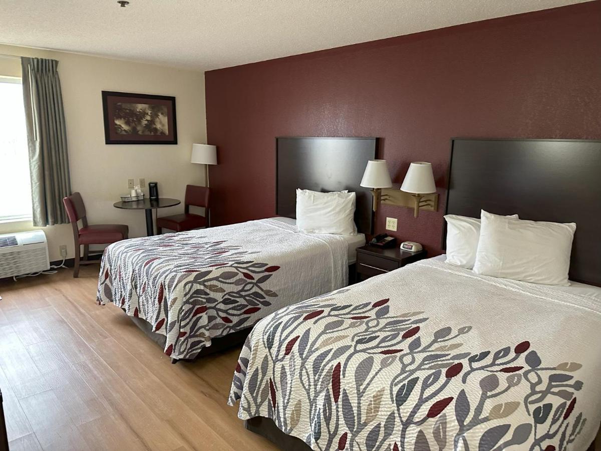 Red Roof Inn Clyde - Housity