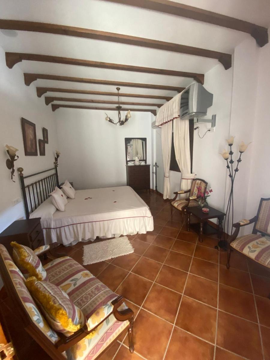 Hotel Meson Fuente del Pino - Housity