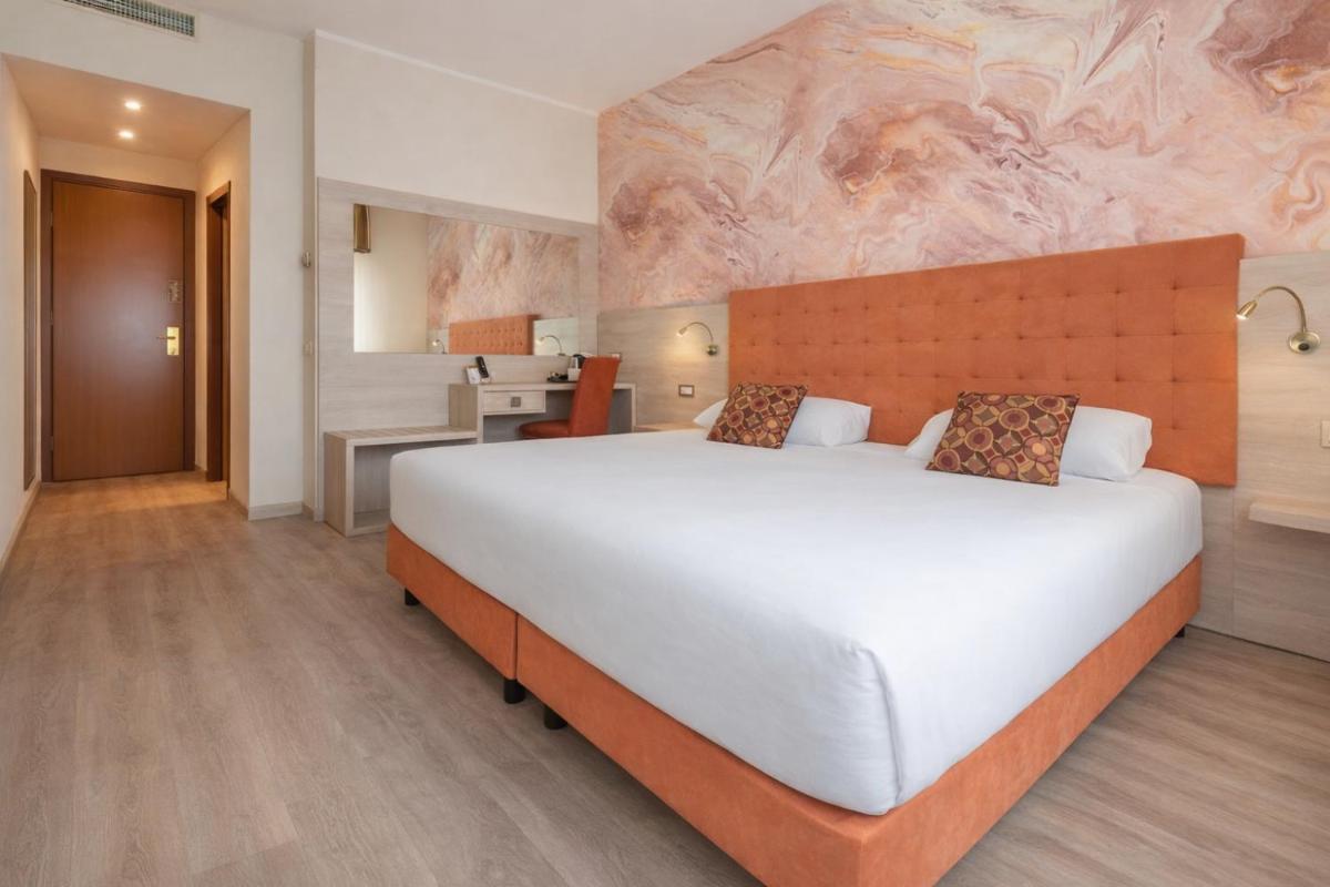 Hotel Castello Artemide Congressi - Housity
