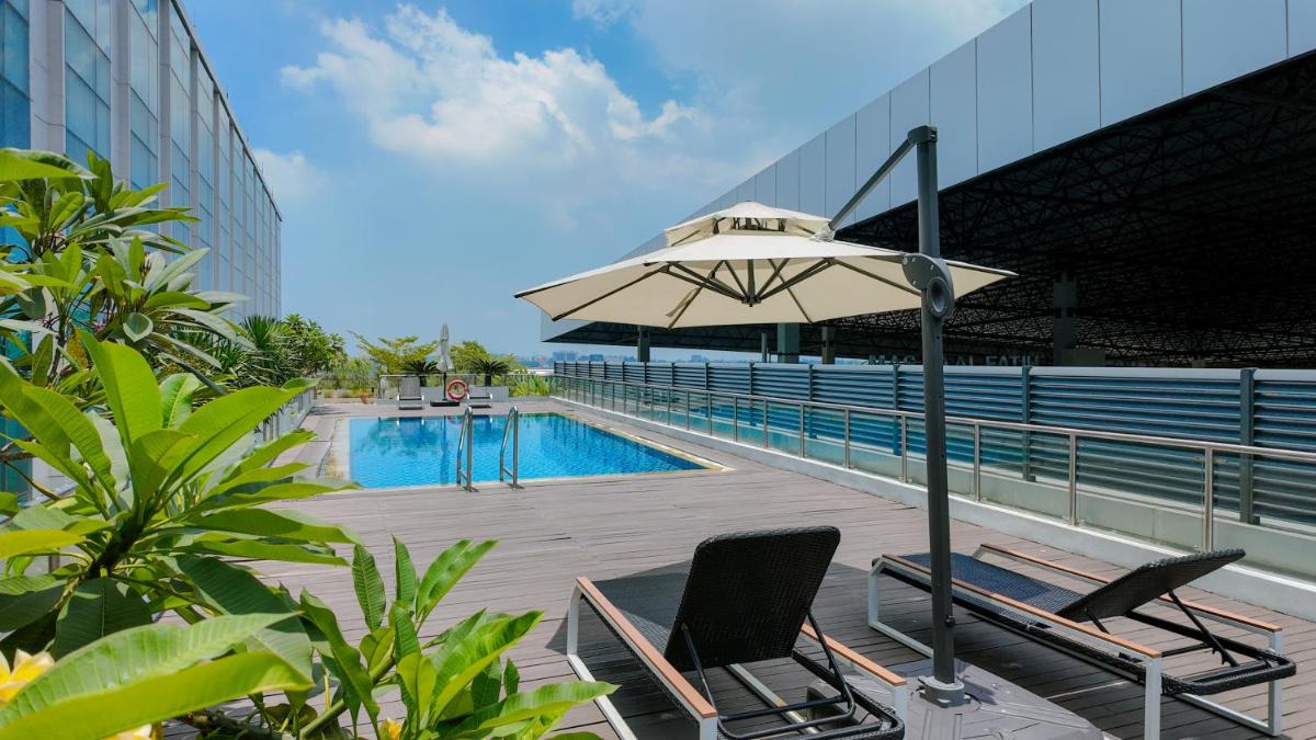 Grand Anara Airport Hotel - Housity
