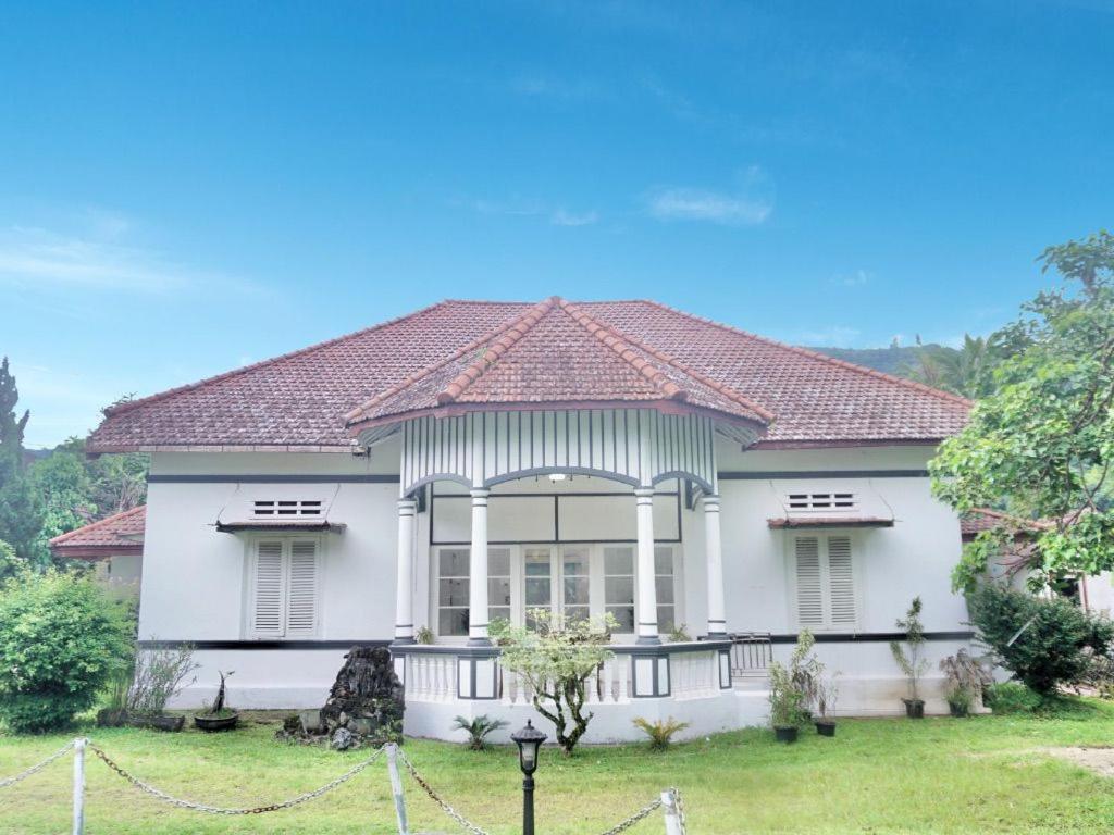 KHAS Ombilin Hotel - Housity