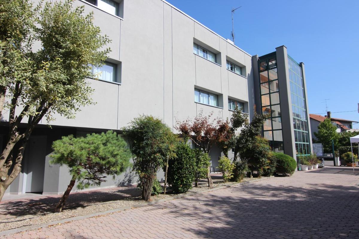 Green Hotel - Housity