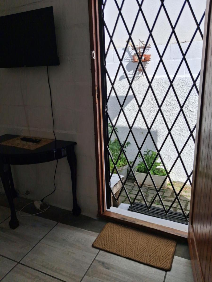 40 on Main Self Catering - Hizvo