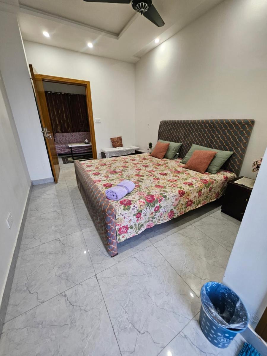 StayNova - Transit Apartment near Motorways & Airport - Housity