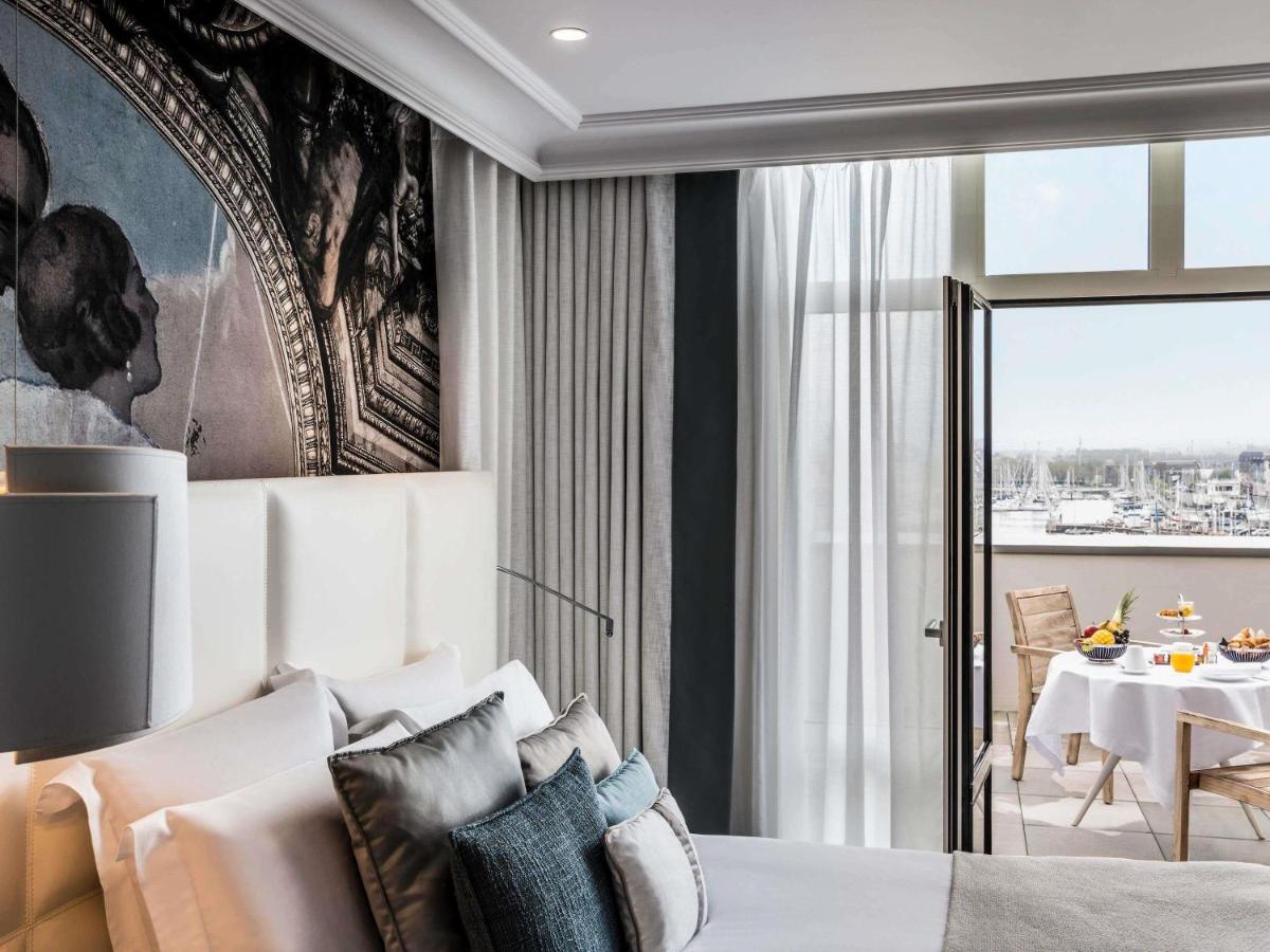 Coin salon dans l'établissement Cures Marines Hotel Thalasso & Spa Trouville - MGallery Collection