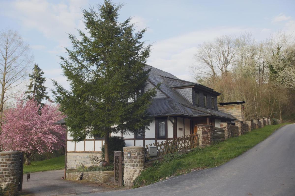 Totale Ruhe im Wald - Housity
