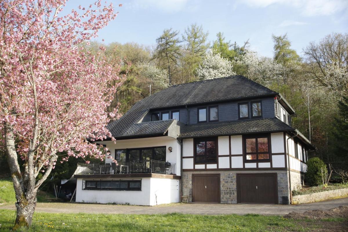 Totale Ruhe im Wald - Housity
