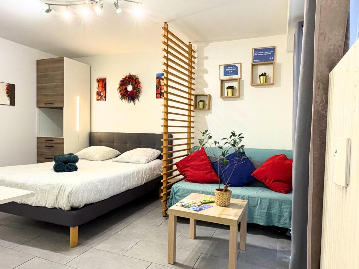 Suite Athéna - Melun gare RER - Studio avec Balcon et parking - Hizvo
