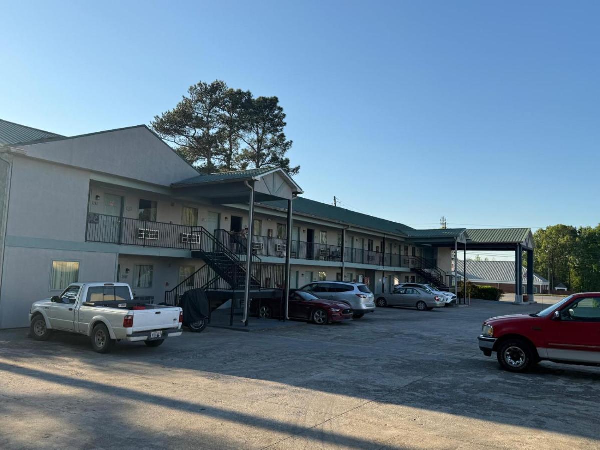 Garden Inn & Suites - Housity