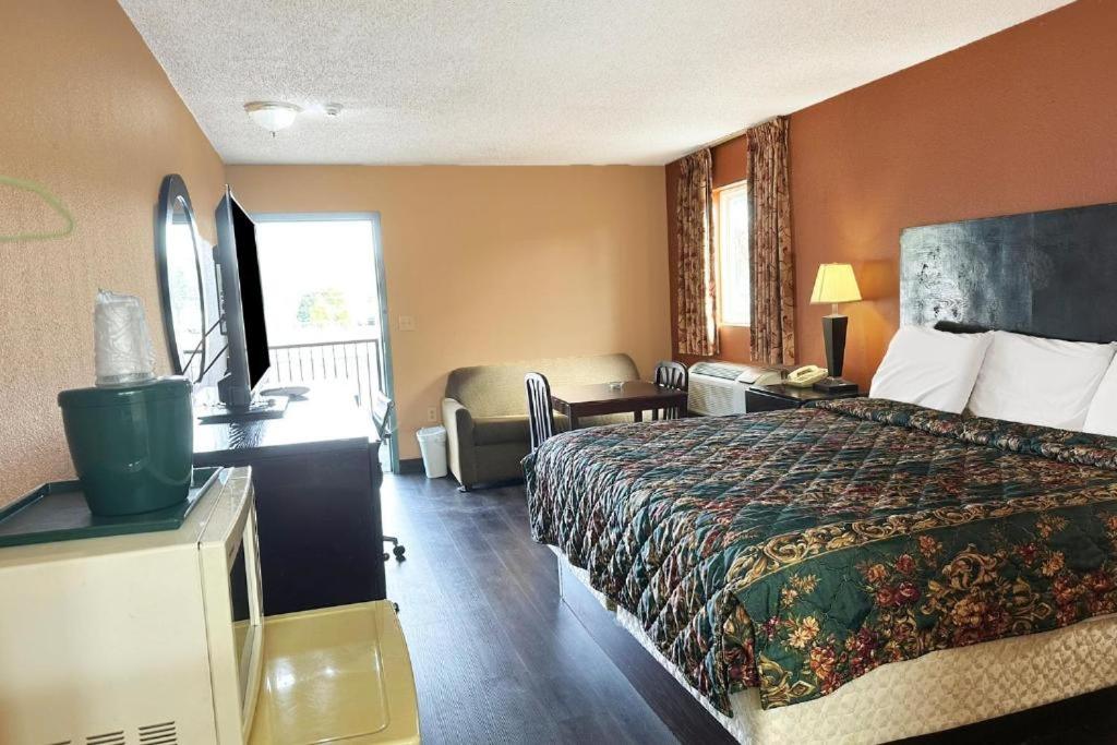 Garden Inn & Suites - Housity