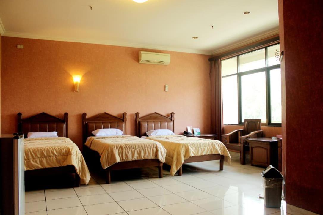 Hotel 678 Cawang powered by Cocotel - Housity
