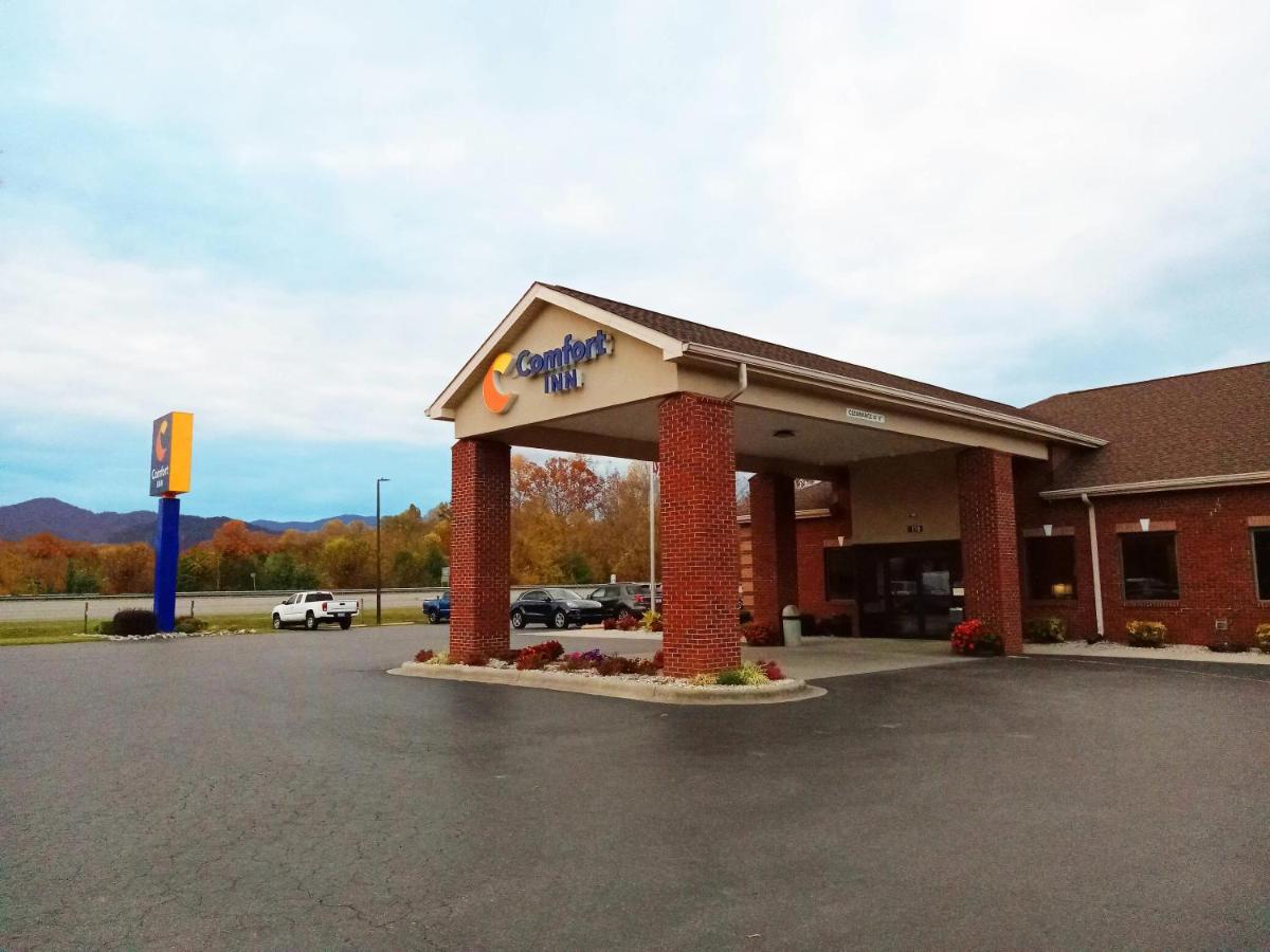 Comfort Inn near Downtown & Blue Ridge PKWY - Housity