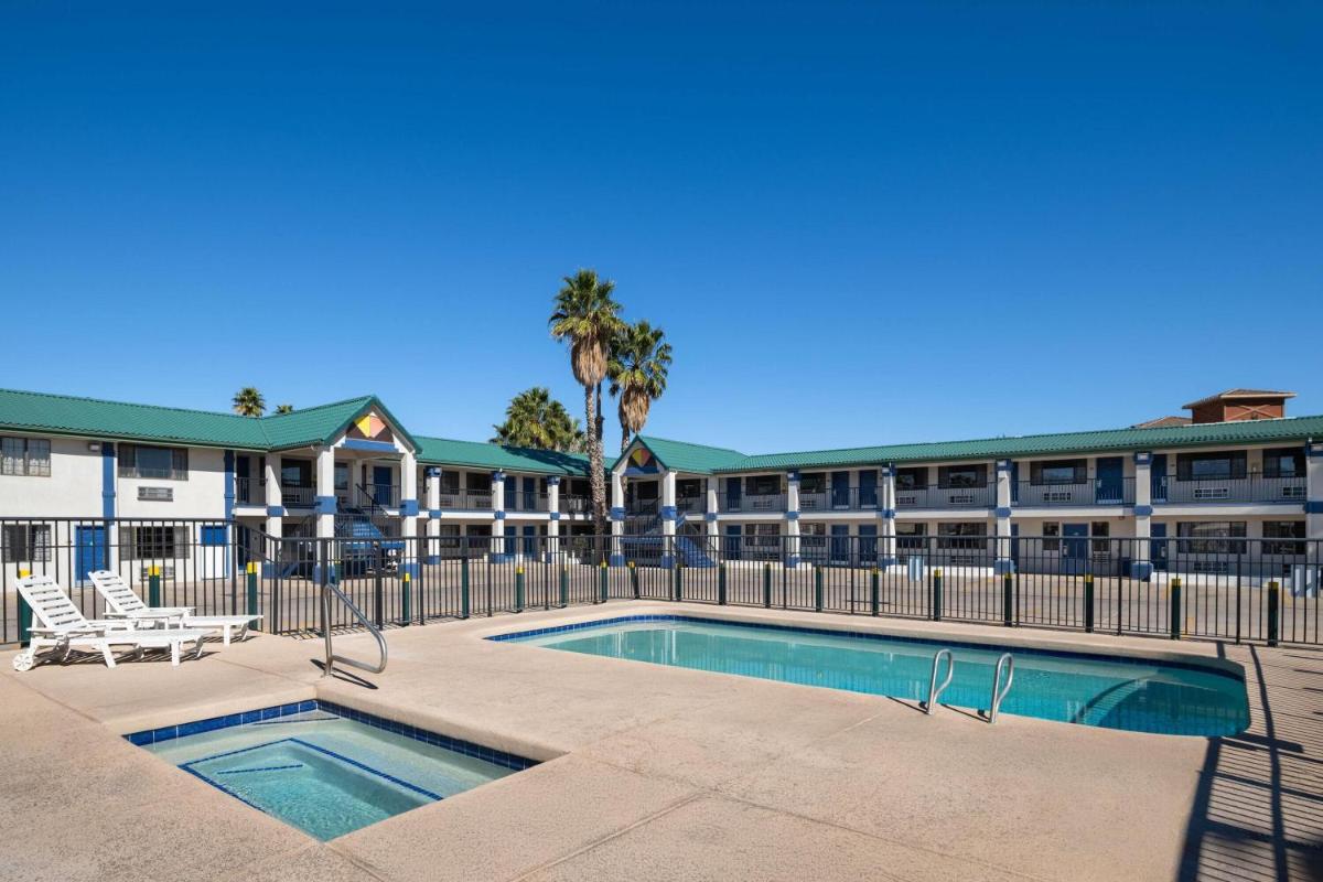 Days Inn by Wyndham Safford, AZ - Housity