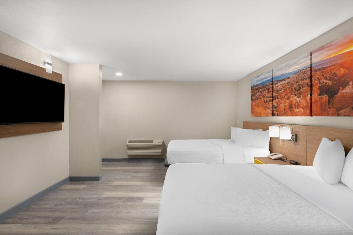 Days Inn by Wyndham Safford, AZ - Housity