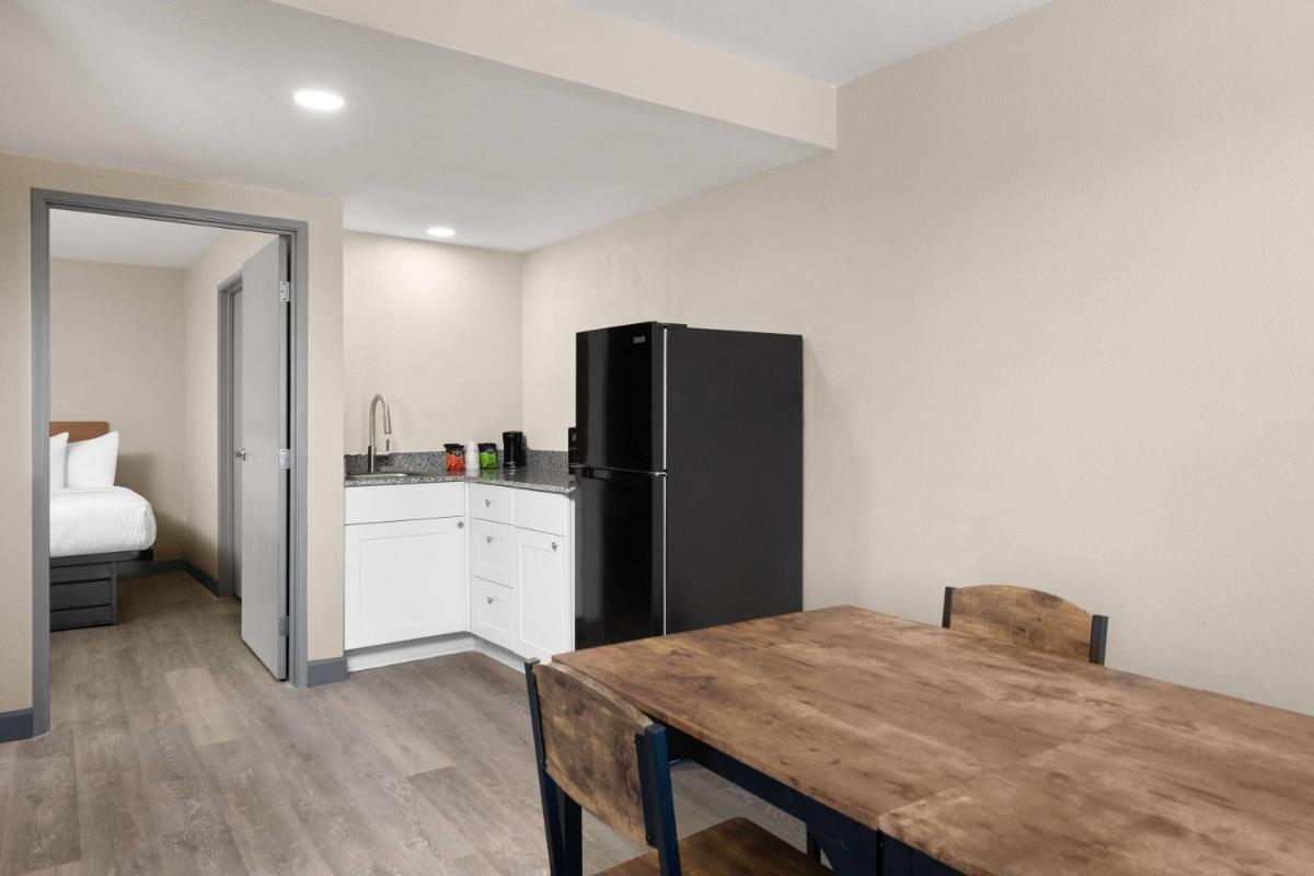 Days Inn by Wyndham Safford, AZ - Housity