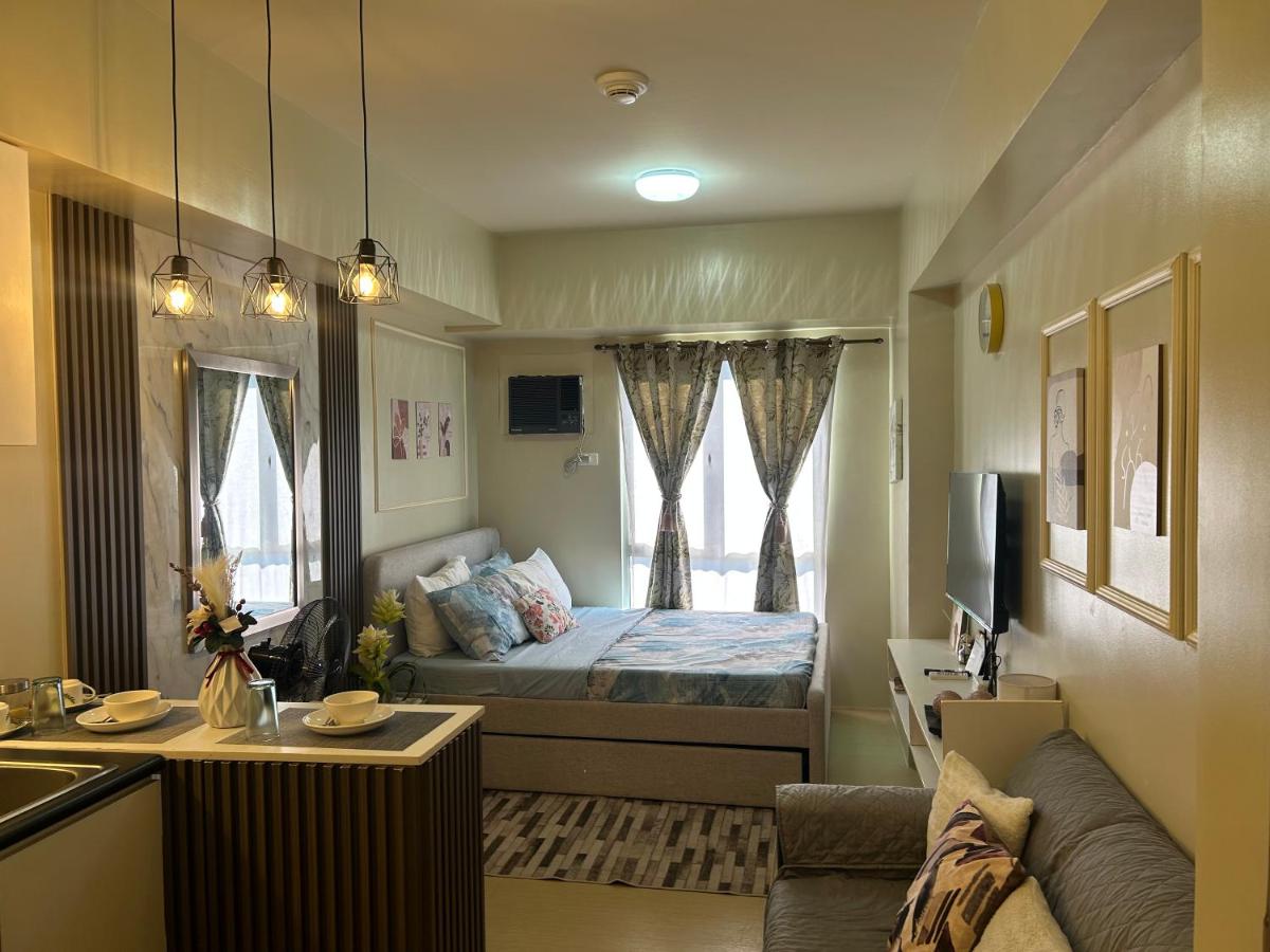 Avida Tower 1 L21 staycation rm1002 - Housity