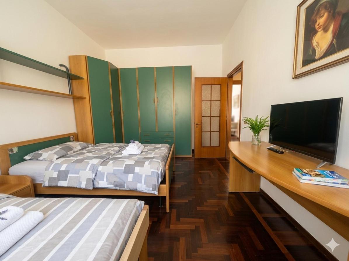 Crespi Apartments Six - Housity