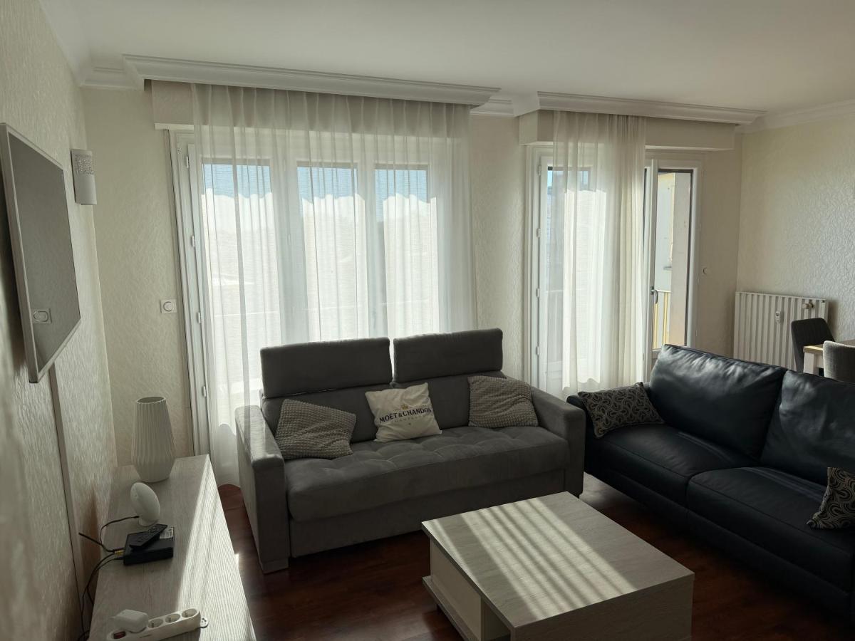 Avenue de Champagne Epernay Private Parking - Hizvo