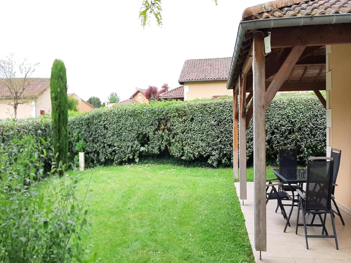 Villa in Parthenay with Private Garden - Housity