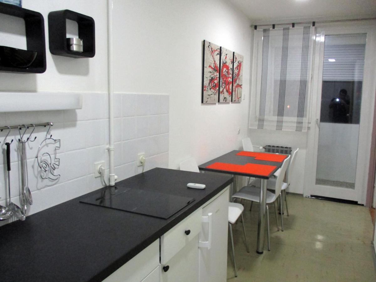 Door 44 - Housity