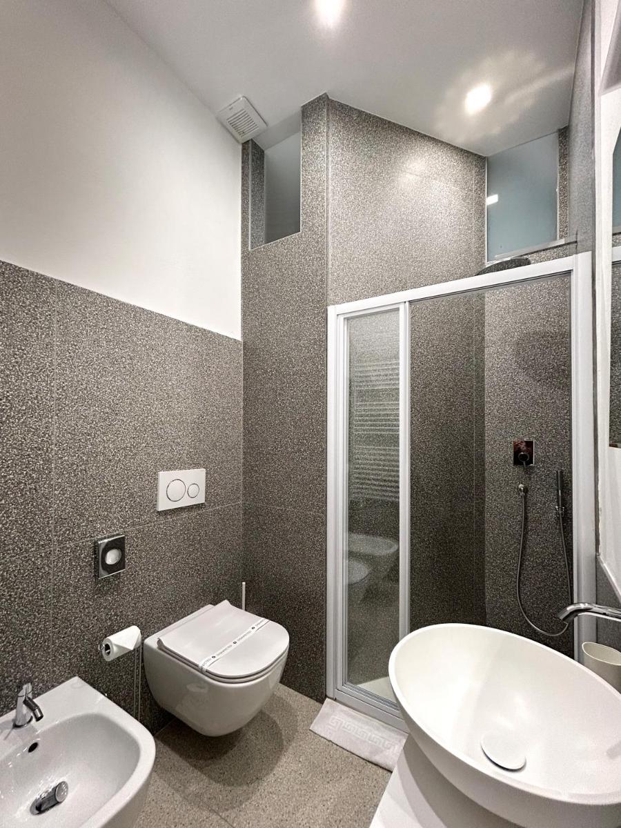 Lago Design Guest House - Como Center - Housity
