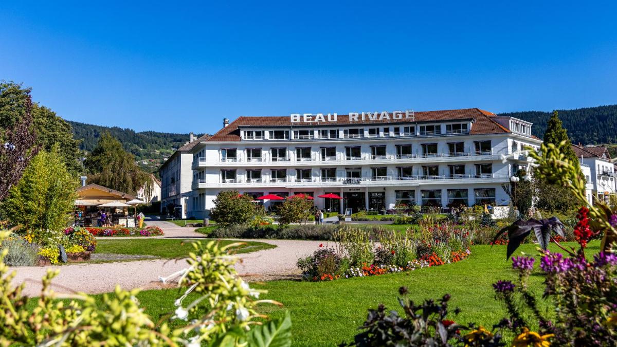 Vue générale sur la montagne ou vue sur la montagne depuis l'hôtel