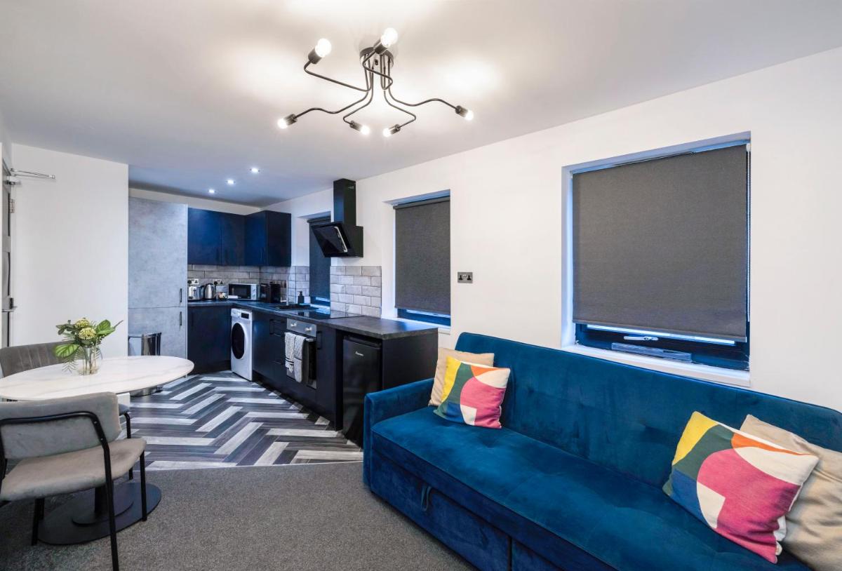 Affordable Serviced Apartment Perfect for Contractors in PE1 Short & Long Term Stays - Free WIFI - Free Parking - With Sofa Bed - Full Kitchen - Housity
