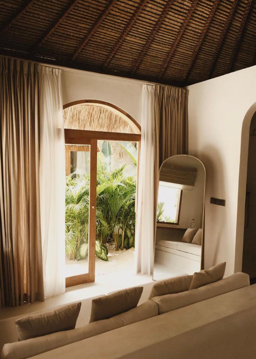 CASA ULU Boutique Hotel - Uluwatu, Adult-only, 6 min to Nyang Nyang beach - Housity