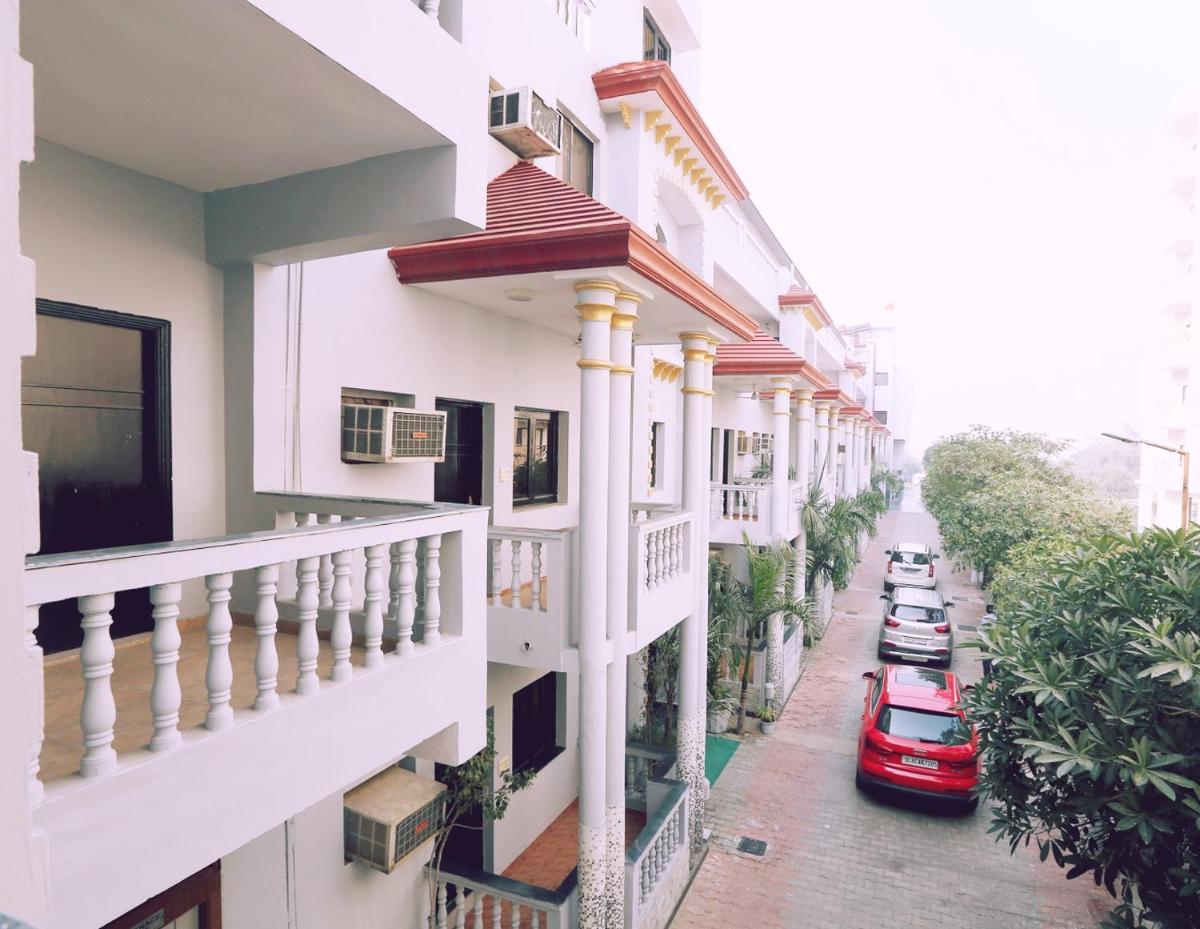 Hotel Kridha Residency - Opposite Prem Mandir Vrindavan - Housity