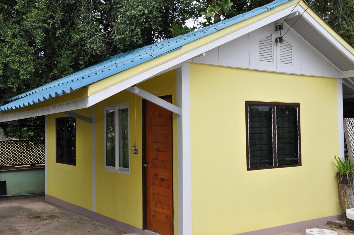 Feel Good Resort - Housity