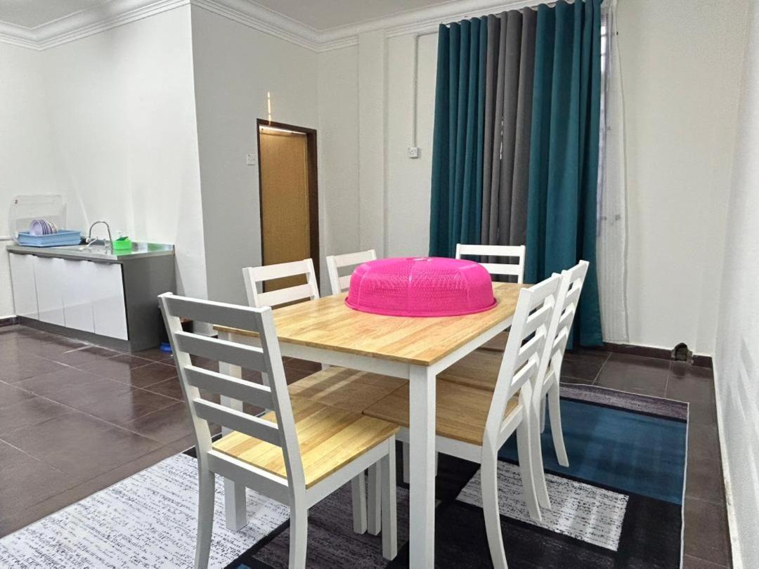 Adawiyah Homestay - Housity