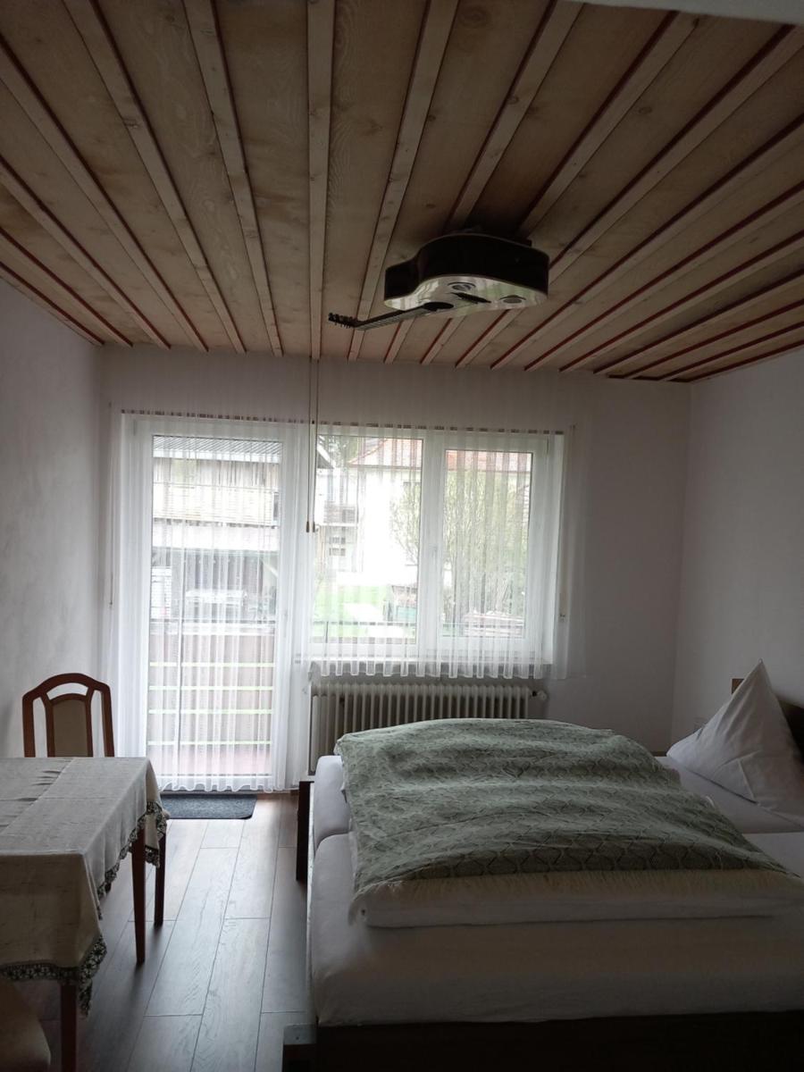 Pension Ochsen, Gästezimmer in Unadingen - Housity
