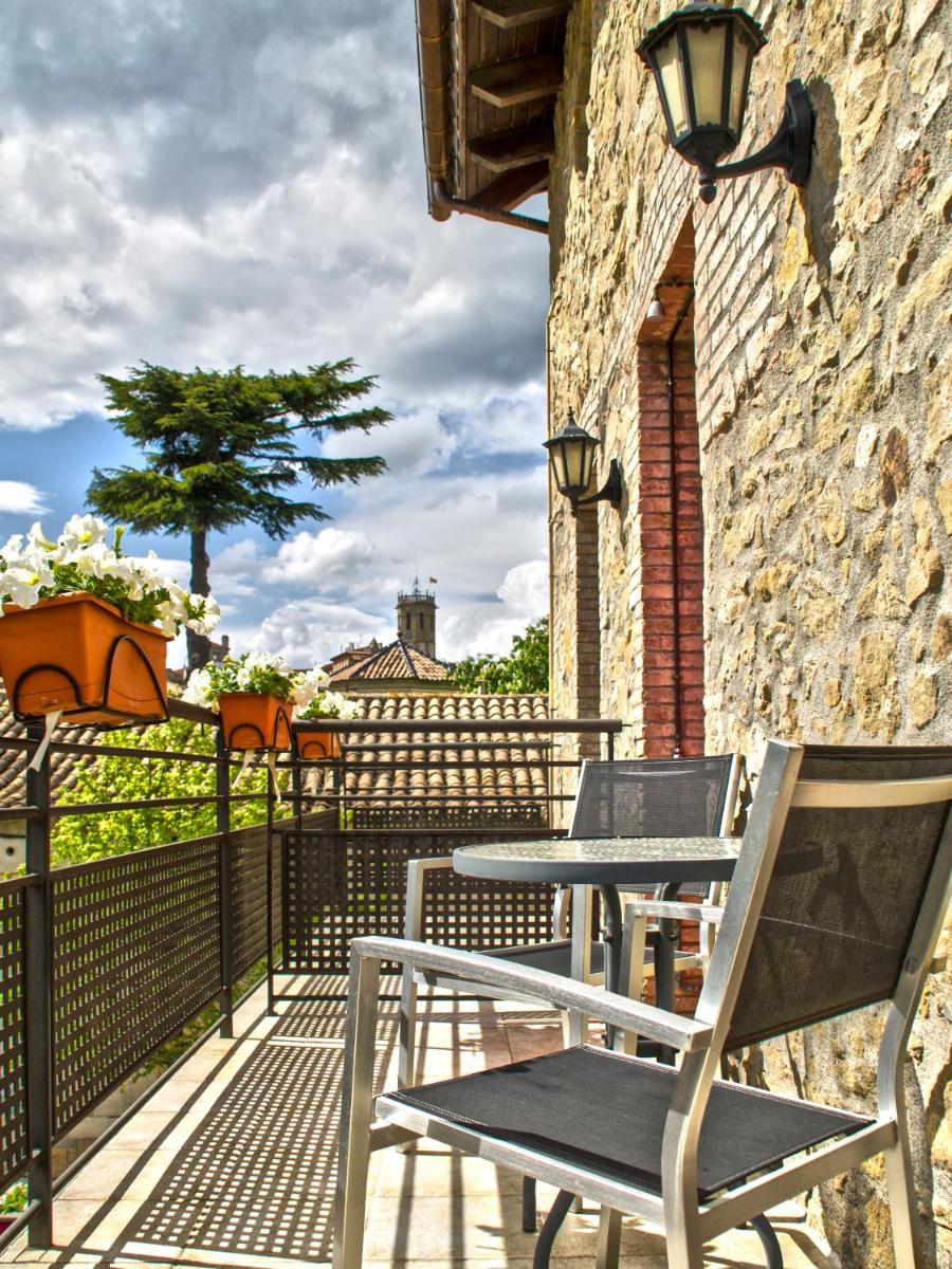 Un balcón o terraza de La Violeta HOTEL SPA & CHILL OUT