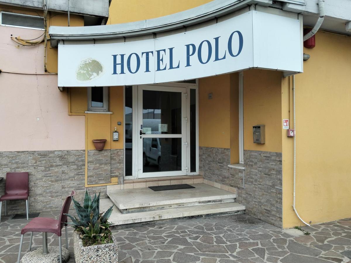 Hotel Polo - Housity