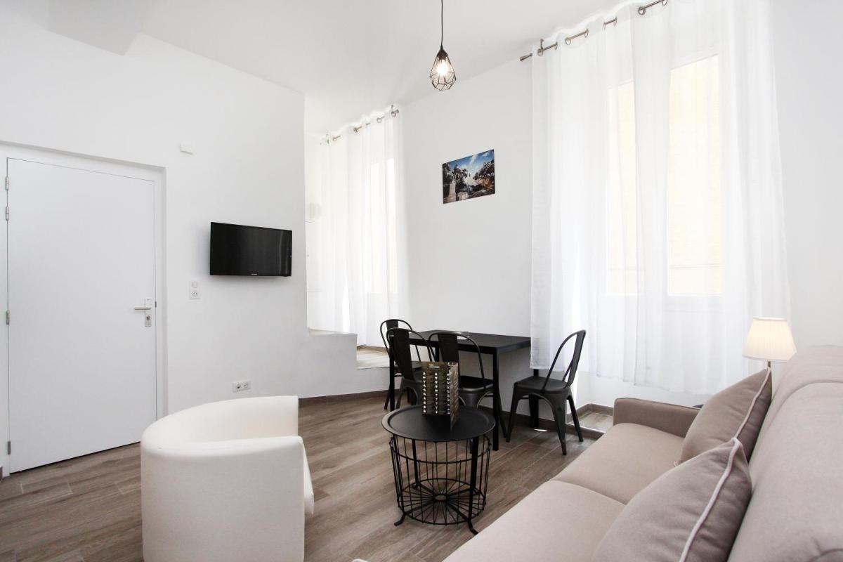 Appartements T2 Rue Conventionnel Chiappe, quartier Citadelle port - Hizvo