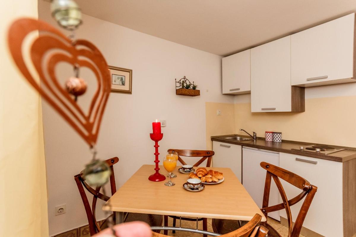 Apartment Dalmatian Cottage - Housity
