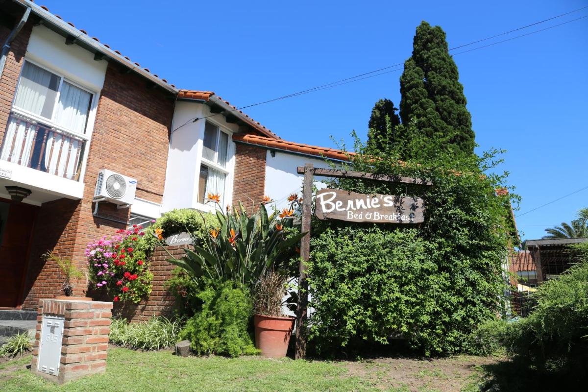 Suitetrails - Bernie's Bed & Breakfast
