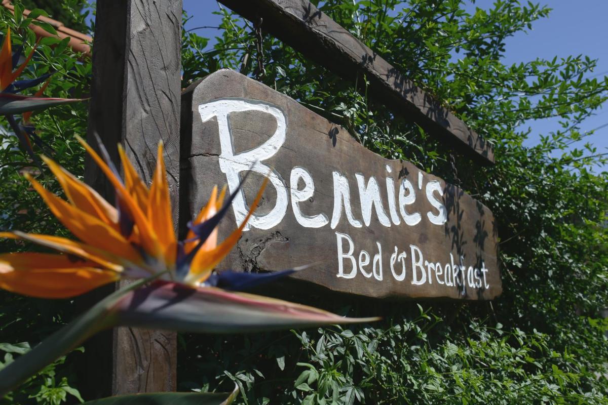 Suitetrails - Bernie's Bed & Breakfast